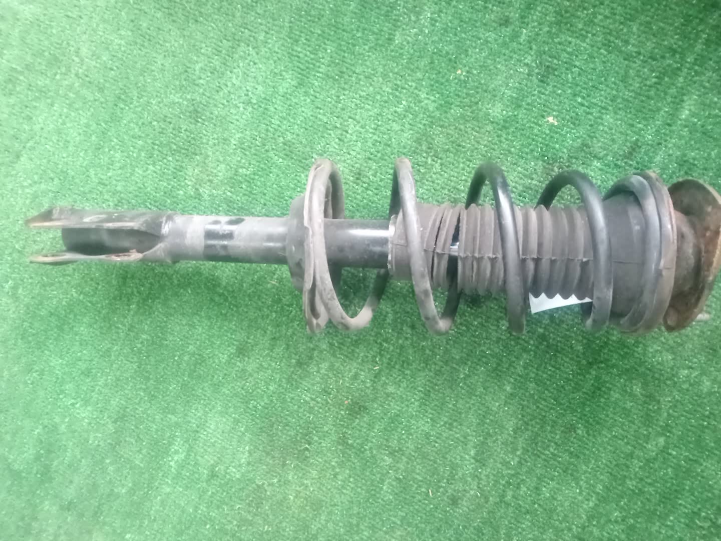 Стойка правая передняя TOYOTA FUNCARGO, IST, PLATZ, RAUM, VITZ, WILL VI, PROBOX, BB, PORTE, SUCCEED, WILL CYPHA NCP20, NCP21, NCP60, NCP61, NCP12, SCP11, NCZ20, SCP10, NCP10, SCP13, NCP13, NCP19, NCP51V, NCP58G, NCP50V, NLP51, NCP52V, NCP30, NCP31, N