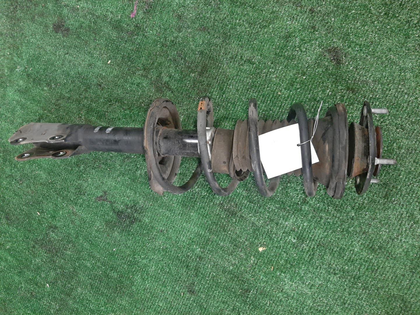 Стойка левая передняя TOYOTA FUNCARGO, IST, PLATZ, RAUM, VITZ, WILL VI, PROBOX, BB, PORTE, SUCCEED, WILL CYPHA NCP20, NCP21, NCP60, NCP61, NCP12, SCP11, NCZ20, SCP10, NCP10, SCP13, NCP13, NCP19, NCP51V, NCP58G, NCP50V, NLP51, NCP52V, NCP30, NCP31, NC
