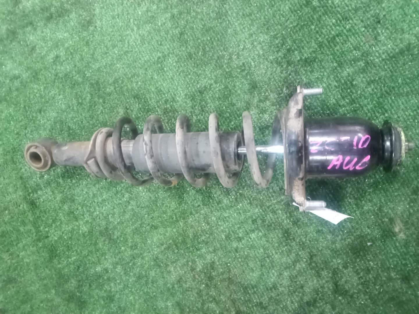 Стойка правая задняя TOYOTA COROLLA, OPA, PREMIO, COROLLA SPACIO, VISTA, ALLION, COROLLA FIELDER, ALLEX, COROLLA RUNX, SIENTA, WILL VS, VISTA ARDEO, COROLLA  AXIO NZE121, NZE120, NZE141, ZZE122, CE121, ZZE123, ACT10, ZCT10, ZZT240, NZT240, AZT240, NZ