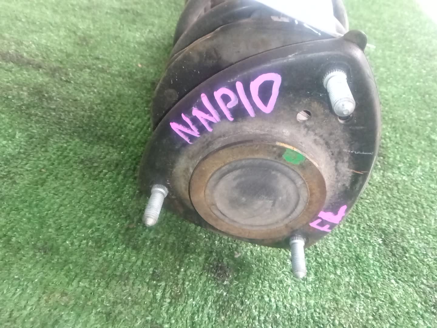 Стойка левая передняя TOYOTA FUNCARGO, IST, PLATZ, RAUM, VITZ, WILL VI, PROBOX, BB, PORTE, SUCCEED, WILL CYPHA NCP20, NCP21, NCP60, NCP61, NCP12, SCP11, NCZ20, SCP10, NCP10, SCP13, NCP13, NCP19, NCP51V, NCP58G, NCP50V, NLP51, NCP52V, NCP30, NCP31, NC