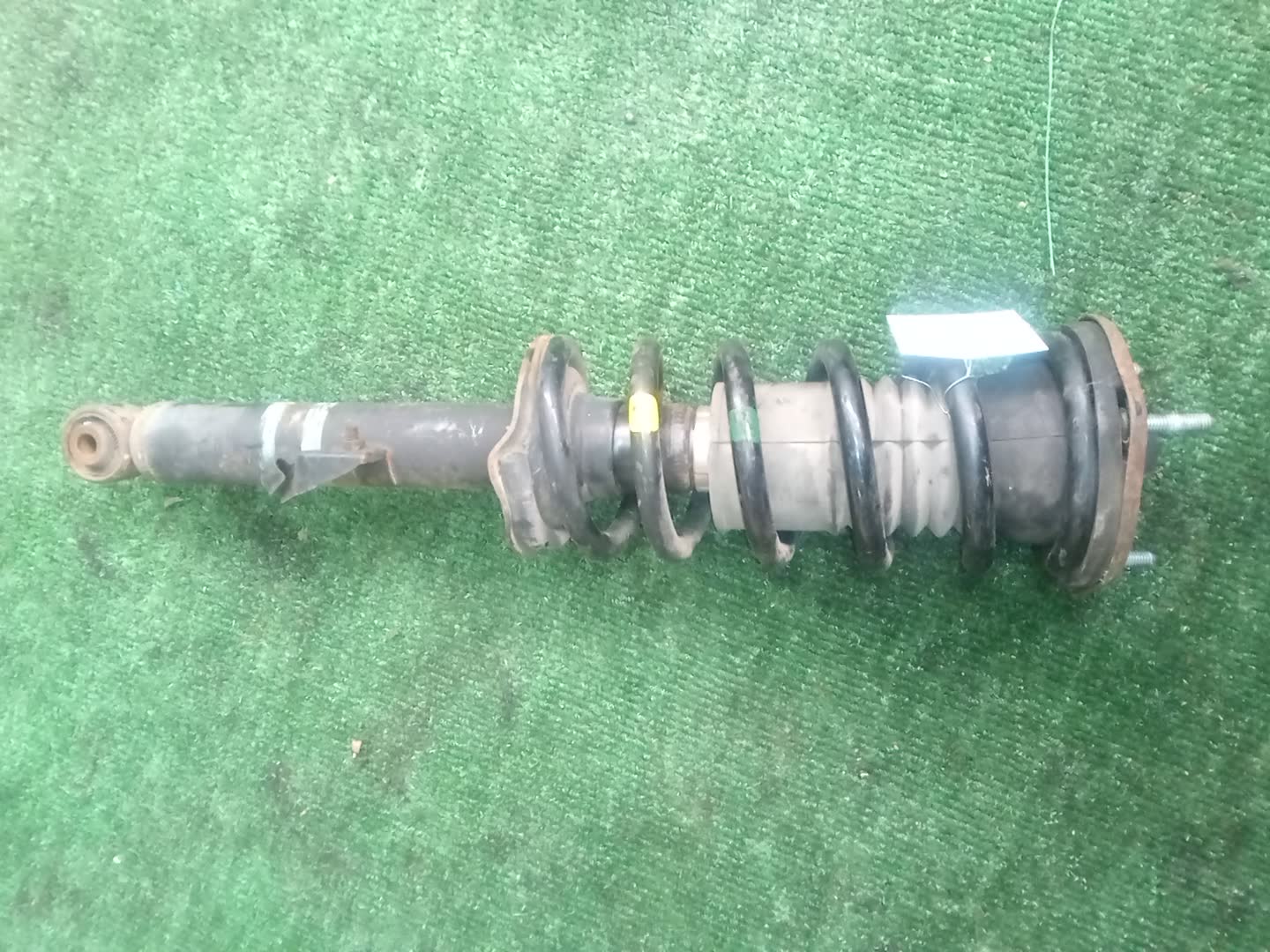 Стойка правая передняя TOYOTA BREVIS, CROWN, MARK II BLIT, PROGRES, VEROSSA, MARK II, CROWN ESTATE JCG10, JCG11, GS171, JZS175, JZS171, JKS175, JZX110W, GX110W, GX110, JZX110 1JZ-FSE, 2JZ-FSE, 1G-FE, 1JZ-GE 1 ракурс Стойка правая передняя TOYOTA BREVIS, CROWN, MARK II BLIT, PROGRES, VEROSSA, MARK II, CROWN ESTATE JCG10, JCG11, GS171, JZS175, JZS171, JKS175, JZX110W, GX110W, GX110, JZX110 1JZ-FSE, 2JZ-FSE, 1G-FE, 1JZ-GE 1 ракурс