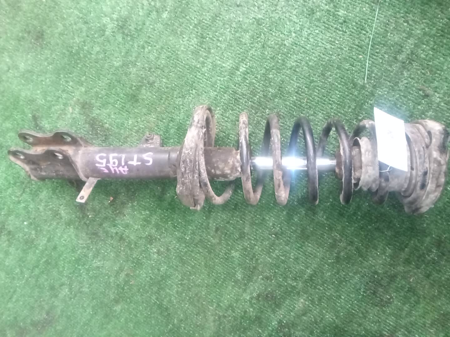 Стойка правая задняя TOYOTA CALDINA, CARINA, CORONA, CORONA PREMIO ST215W, ST215G, CT216, ST215, CT216G, ST195G, ST195, CT195, CT215 3S-GTE, 3S-FE, 3S-GE, 3C-TE, 2C, 2C-T 1 ракурс