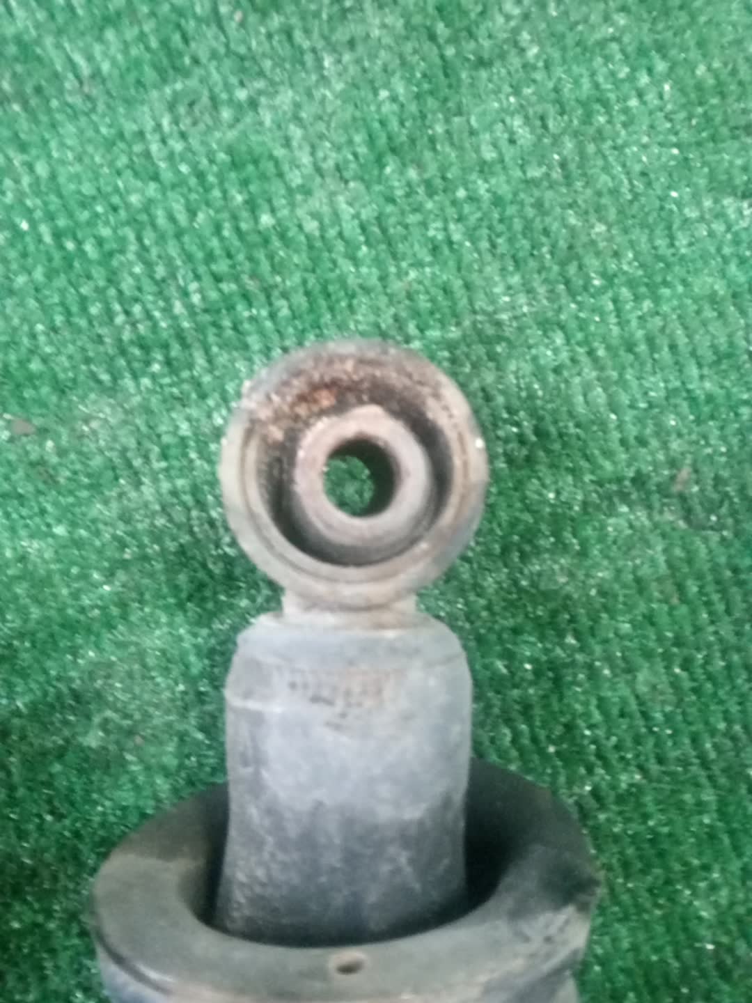 Стойка правая задняя TOYOTA BREVIS, CROWN, PROGRES, ALTEZZA, VEROSSA, MARK II JCG10, JCG11, JCG15, GS171, JZS175, JZS171, JZS173, JZS179, JKS175, GXE10, SXE10, JCE10, GXE15, JCE15, GX110, JZX110, GX115, JZX115 1JZ-FSE, 2JZ-FSE, 1G-FE, 1JZ-GE, 2JZ-GE,