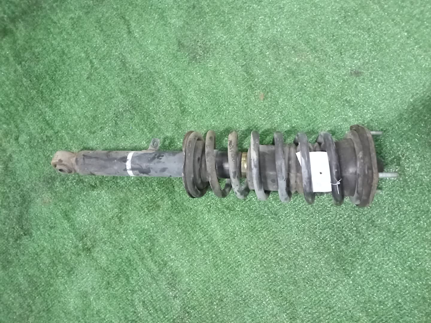 Стойка левая передняя TOYOTA PROGRES JCG11 2JZ-GE 1 ракурс Стойка левая передняя TOYOTA PROGRES JCG11 2JZ-GE 1 ракурс