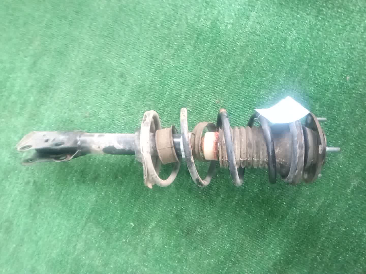 Стойка левая передняя TOYOTA FUNCARGO, IST, PLATZ, RAUM, VITZ, WILL VI, PROBOX, BB, PORTE, SUCCEED, WILL CYPHA NCP20, NCP21, NCP60, NCP61, NCP12, SCP11, NCZ20, SCP10, NCP10, SCP13, NCP13, NCP19, NCP51V, NCP58G, NCP50V, NLP51, NCP52V, NCP30, NCP31, NC
