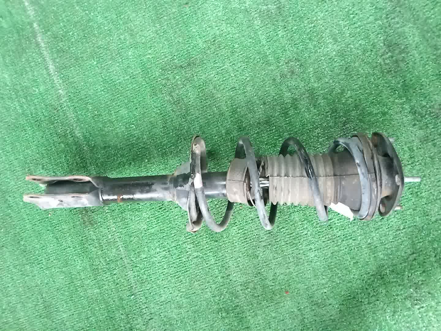 Стойка левая передняя TOYOTA FUNCARGO, IST, PLATZ, RAUM, VITZ, WILL VI, PROBOX, BB, PORTE, SUCCEED, WILL CYPHA NCP20, NCP21, NCP60, NCP61, NCP12, SCP11, NCZ20, SCP10, NCP10, SCP13, NCP13, NCP19, NCP51V, NCP58G, NCP50V, NLP51, NCP52V, NCP30, NCP31, NC