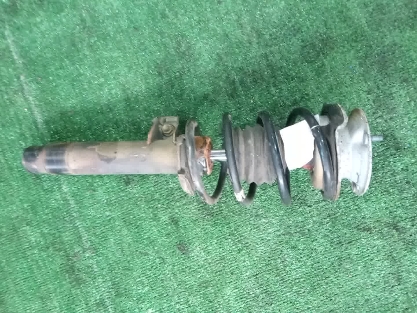 Стойка правая передняя BMW X1 E84 N20B20A 1 ракурс
