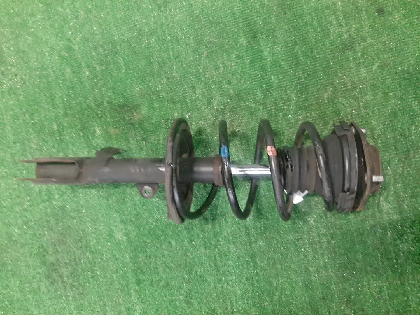 Стойка левая передняя TOYOTA OPA ACT10, ZCT10 1AZ-FSE, 1ZZ-FE 1 ракурс