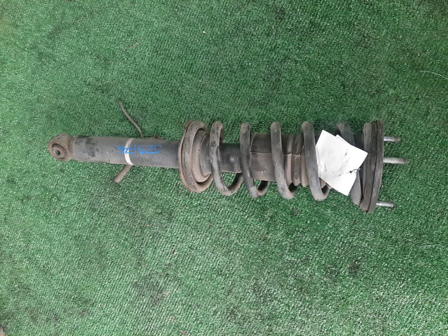 Стойка правая передняя TOYOTA BREVIS, CROWN, MARK II BLIT, PROGRES, VEROSSA, MARK II, CROWN ESTATE JCG10, JCG11, GS171, JZS175, JZS171, JKS175, JZX110W, GX110W, GX110, JZX110 1JZ-FSE, 2JZ-FSE, 1G-FE, 1JZ-GE 1 ракурс Стойка правая передняя TOYOTA BREVIS, CROWN, MARK II BLIT, PROGRES, VEROSSA, MARK II, CROWN ESTATE JCG10, JCG11, GS171, JZS175, JZS171, JKS175, JZX110W, GX110W, GX110, JZX110 1JZ-FSE, 2JZ-FSE, 1G-FE, 1JZ-GE 1 ракурс