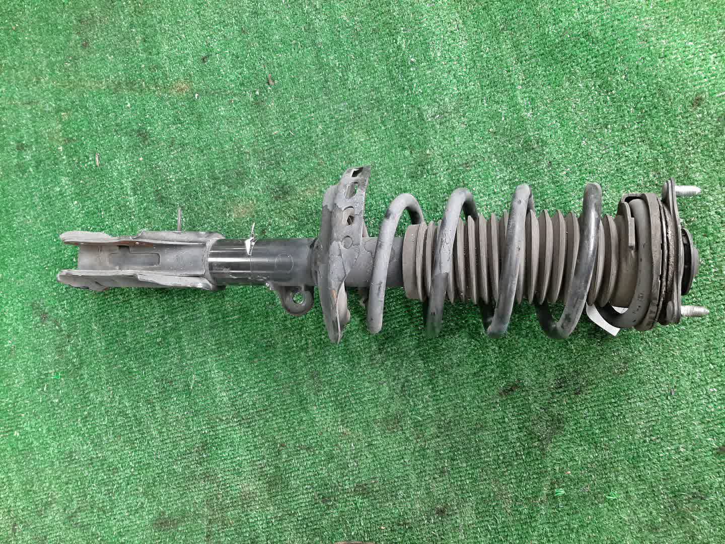 Стойка правая передняя HONDA ODYSSEY RC1 K24W 1 ракурс