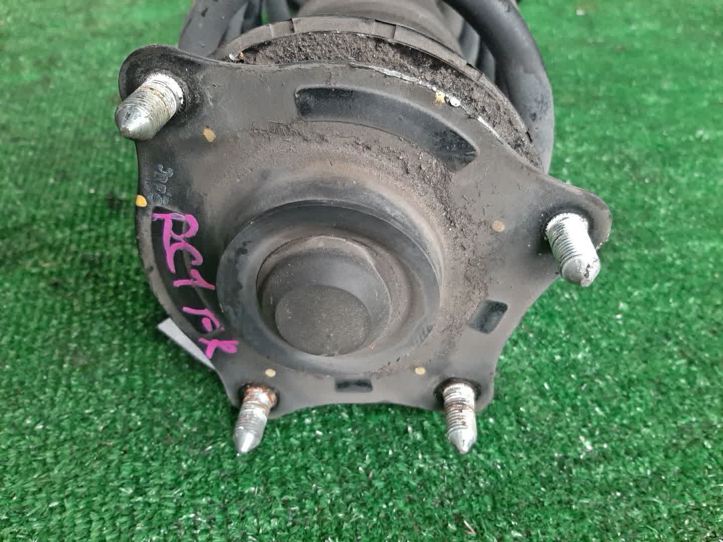 Стойка правая передняя HONDA ODYSSEY RC1 K24W 2 ракурс