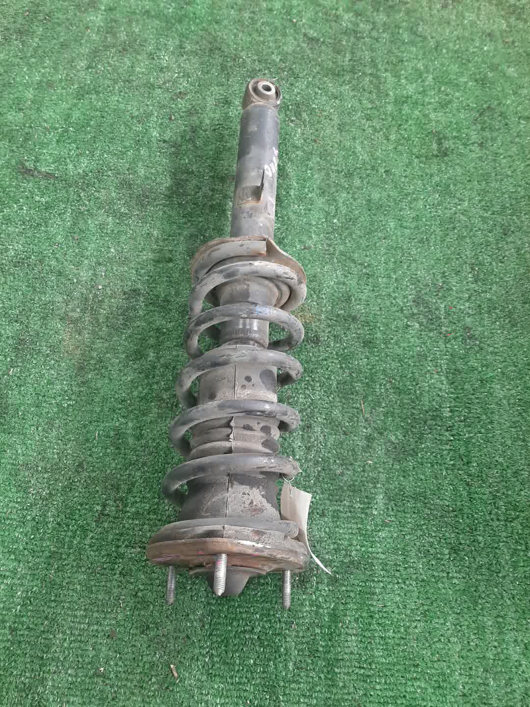 Стойка правая передняя TOYOTA BREVIS, CROWN, MARK II BLIT, PROGRES, VEROSSA, MARK II, CROWN ESTATE JCG10, JCG11, GS171, JZS175, JZS171, JKS175, JZX110W, GX110W, GX110, JZX110 1JZ-FSE, 2JZ-FSE, 1G-FE, 1JZ-GE 1 ракурс Стойка правая передняя TOYOTA BREVIS, CROWN, MARK II BLIT, PROGRES, VEROSSA, MARK II, CROWN ESTATE JCG10, JCG11, GS171, JZS175, JZS171, JKS175, JZX110W, GX110W, GX110, JZX110 1JZ-FSE, 2JZ-FSE, 1G-FE, 1JZ-GE 1 ракурс