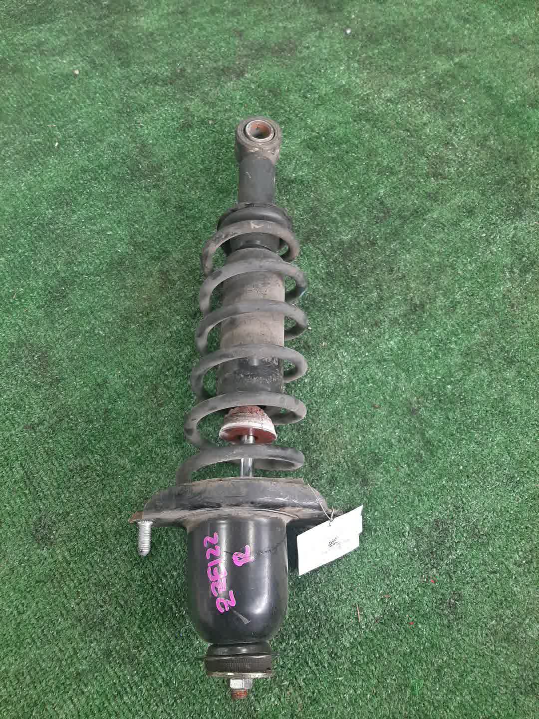 Стойка правая задняя TOYOTA ALLEX, COROLLA RUNX, SIENTA, WILL VS, VISTA ARDEO, COROLLA  AXIO, COROLLA, OPA, PREMIO, COROLLA SPACIO, VISTA, ALLION, COROLLA FIELDER NZE121, ZZE122, ZZE123, NCP81G, NZE127, ZZE127, ZZE128, ZZV50G, SV50G, AZV50G, NZE141, 