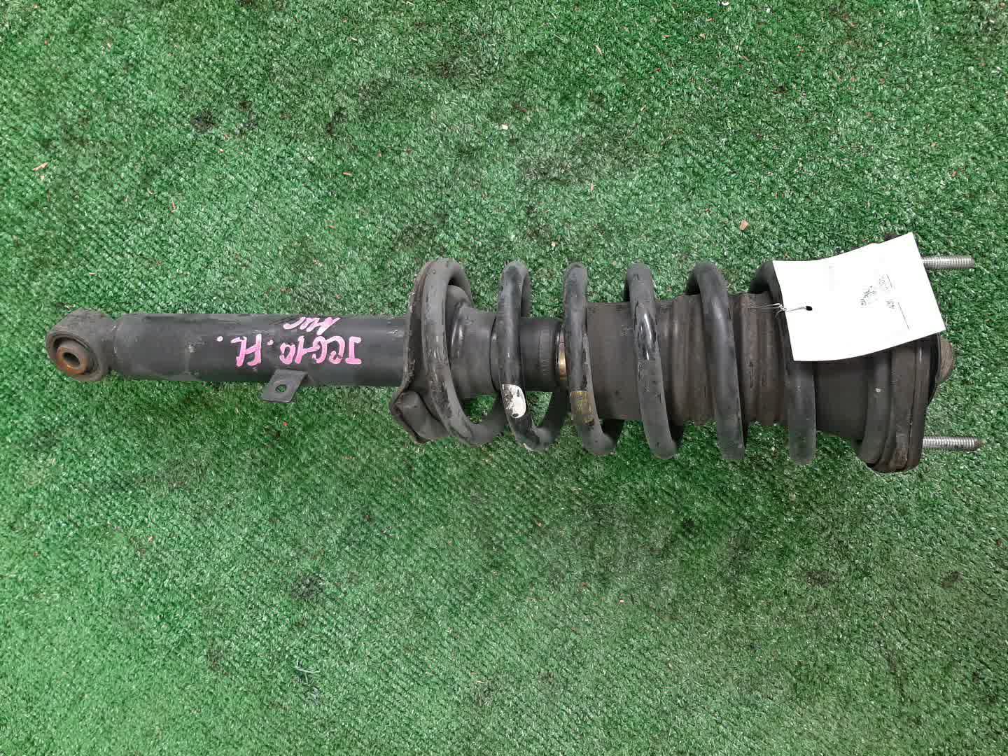 Стойка левая передняя TOYOTA BREVIS, CROWN, MARK II BLIT, PROGRES, VEROSSA, MARK II, CROWN ESTATE JCG10, JCG11, GS171, JZS175, JZS171, JKS175, JZX110W, GX110W, GX110, JZX110 1JZ-FSE, 2JZ-FSE, 1G-FE, 1JZ-GE 1 ракурс Стойка левая передняя TOYOTA BREVIS, CROWN, MARK II BLIT, PROGRES, VEROSSA, MARK II, CROWN ESTATE JCG10, JCG11, GS171, JZS175, JZS171, JKS175, JZX110W, GX110W, GX110, JZX110 1JZ-FSE, 2JZ-FSE, 1G-FE, 1JZ-GE 1 ракурс