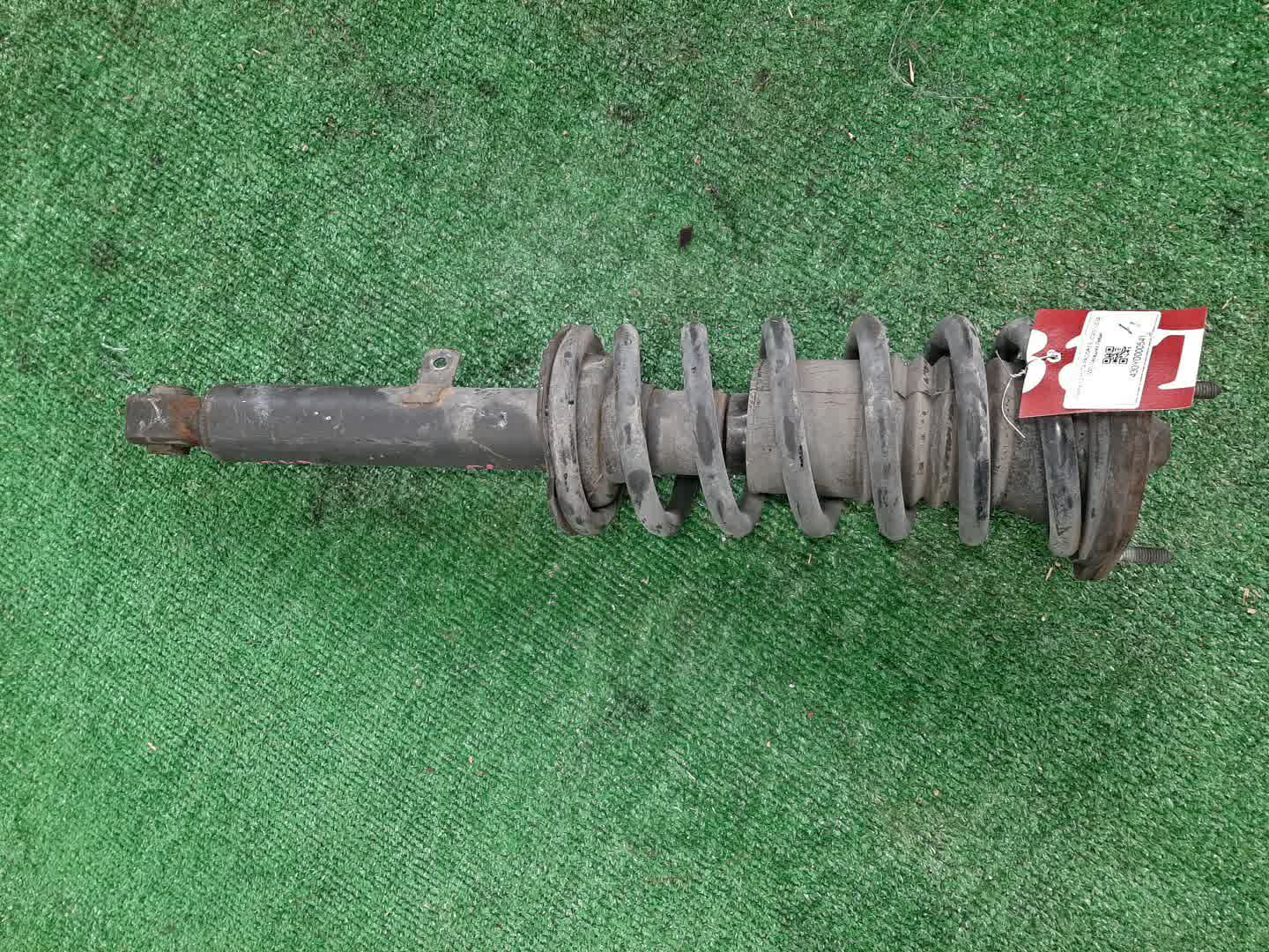 Стойка левая передняя TOYOTA BREVIS, CROWN, MARK II BLIT, PROGRES, VEROSSA, MARK II, CROWN ESTATE JCG10, JCG11, GS171, JZS175, JZS171, JKS175, JZX110W, GX110W, GX110, JZX110 1JZ-FSE, 2JZ-FSE, 1G-FE, 1JZ-GE 1 ракурс Стойка левая передняя TOYOTA BREVIS, CROWN, MARK II BLIT, PROGRES, VEROSSA, MARK II, CROWN ESTATE JCG10, JCG11, GS171, JZS175, JZS171, JKS175, JZX110W, GX110W, GX110, JZX110 1JZ-FSE, 2JZ-FSE, 1G-FE, 1JZ-GE 1 ракурс