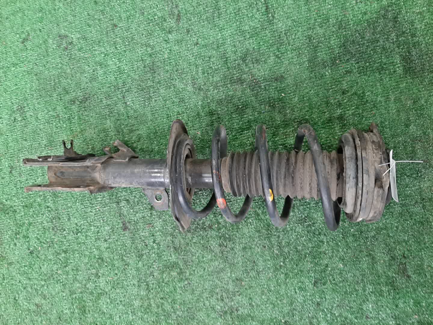 Стойка левая передняя NISSAN SERENA C26 MR20DD 1 ракурс