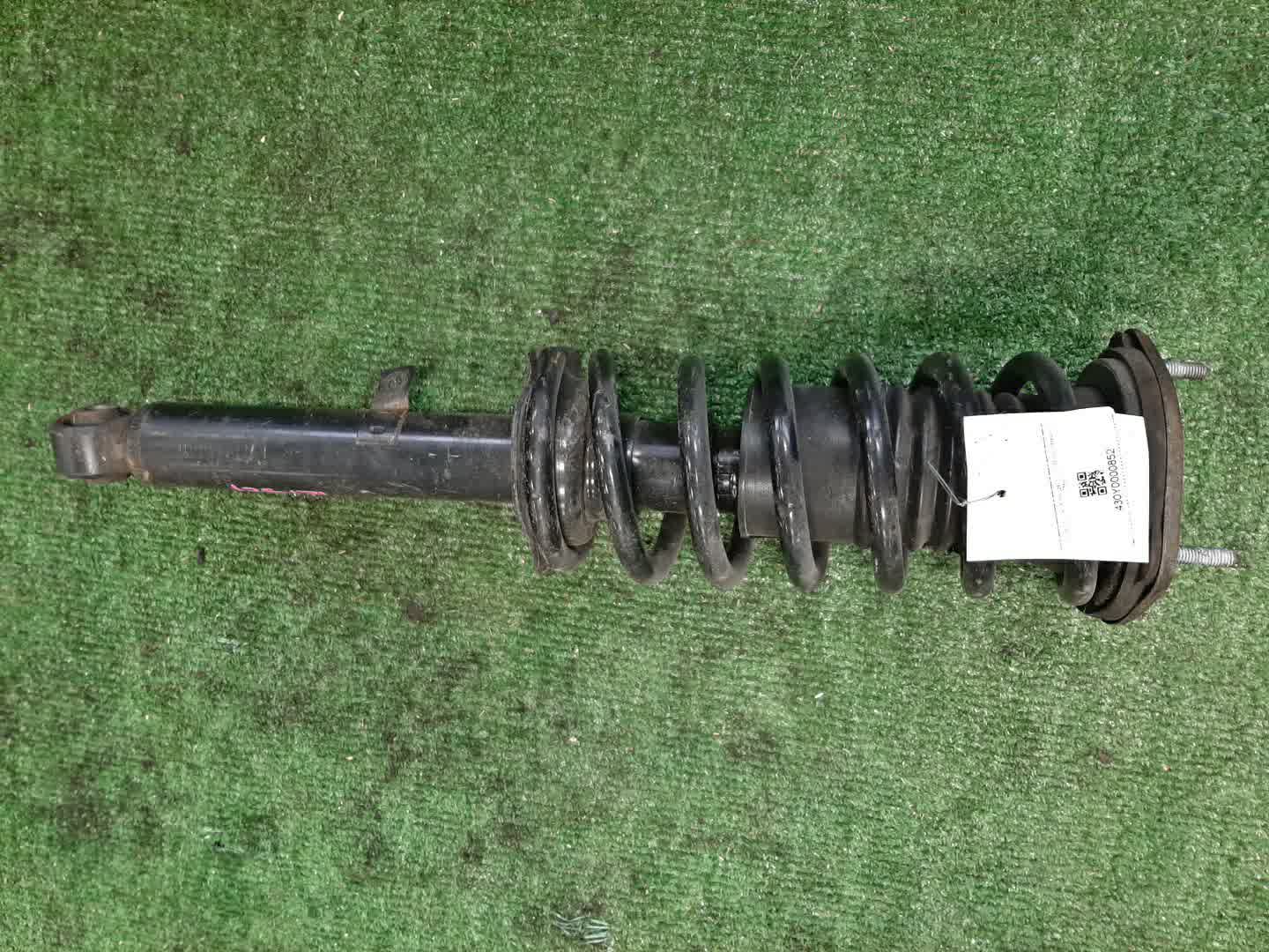 Стойка левая передняя TOYOTA BREVIS, CROWN, MARK II BLIT, PROGRES, VEROSSA, MARK II, CROWN ESTATE JCG10, JCG11, GS171, JZS175, JZS171, JKS175, JZX110W, GX110W, GX110, JZX110 1JZ-FSE, 2JZ-FSE, 1G-FE, 1JZ-GE 1 ракурс Стойка левая передняя TOYOTA BREVIS, CROWN, MARK II BLIT, PROGRES, VEROSSA, MARK II, CROWN ESTATE JCG10, JCG11, GS171, JZS175, JZS171, JKS175, JZX110W, GX110W, GX110, JZX110 1JZ-FSE, 2JZ-FSE, 1G-FE, 1JZ-GE 1 ракурс