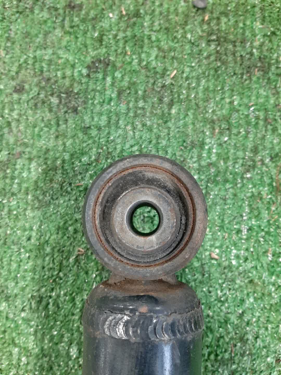 Стойка левая передняя TOYOTA BREVIS, CROWN, MARK II BLIT, PROGRES, VEROSSA, MARK II, CROWN ESTATE JCG10, JCG11, GS171, JZS175, JZS171, JKS175, JZX110W, GX110W, GX110, JZX110 1JZ-FSE, 2JZ-FSE, 1G-FE, 1JZ-GE 3 ракурс