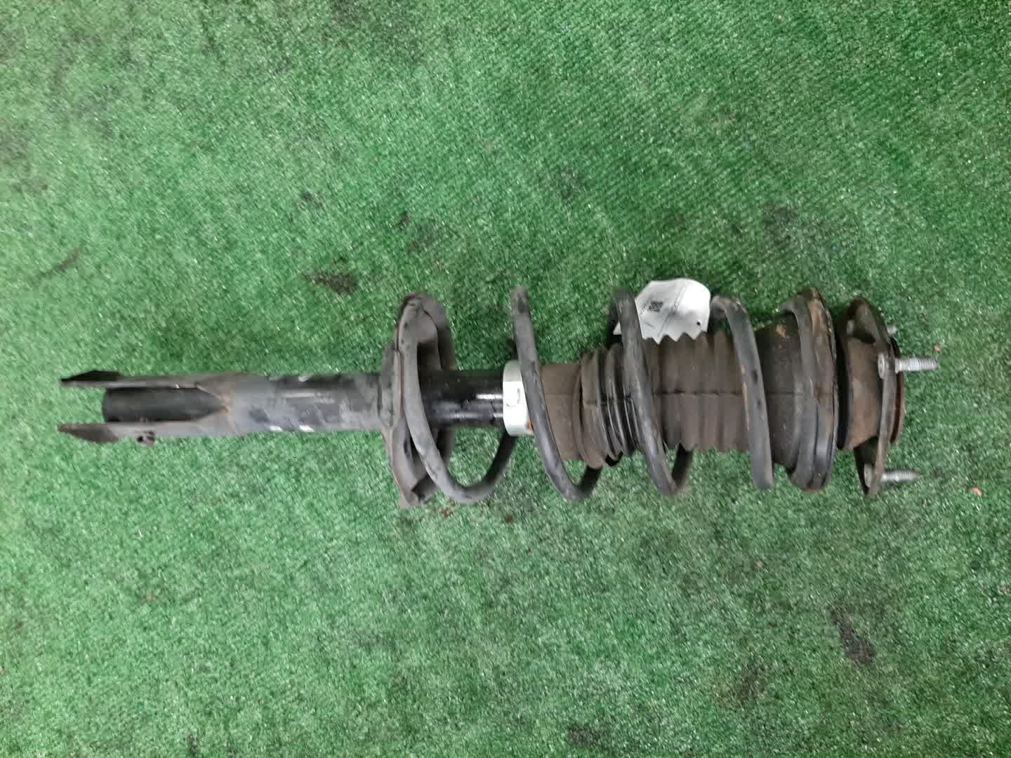 Стойка левая передняя TOYOTA FUNCARGO, IST, PLATZ, RAUM, VITZ, WILL VI, PROBOX, BB, PORTE, SUCCEED, WILL CYPHA NCP20, NCP21, NCP60, NCP61, NCP12, SCP11, NCZ20, SCP10, NCP10, SCP13, NCP13, NCP19, NCP51V, NCP58G, NCP50V, NLP51, NCP52V, NCP30, NCP31, NC Стойка левая передняя TOYOTA FUNCARGO, IST, PLATZ, RAUM, VITZ, WILL VI, PROBOX, BB, PORTE, SUCCEED, WILL CYPHA NCP20, NCP21, NCP60, NCP61, NCP12, SCP11, NCZ20, SCP10, NCP10, SCP13, NCP13, NCP19, NCP51V, NCP58G, NCP50V, NLP51, NCP52V, NCP30, NCP31, NC