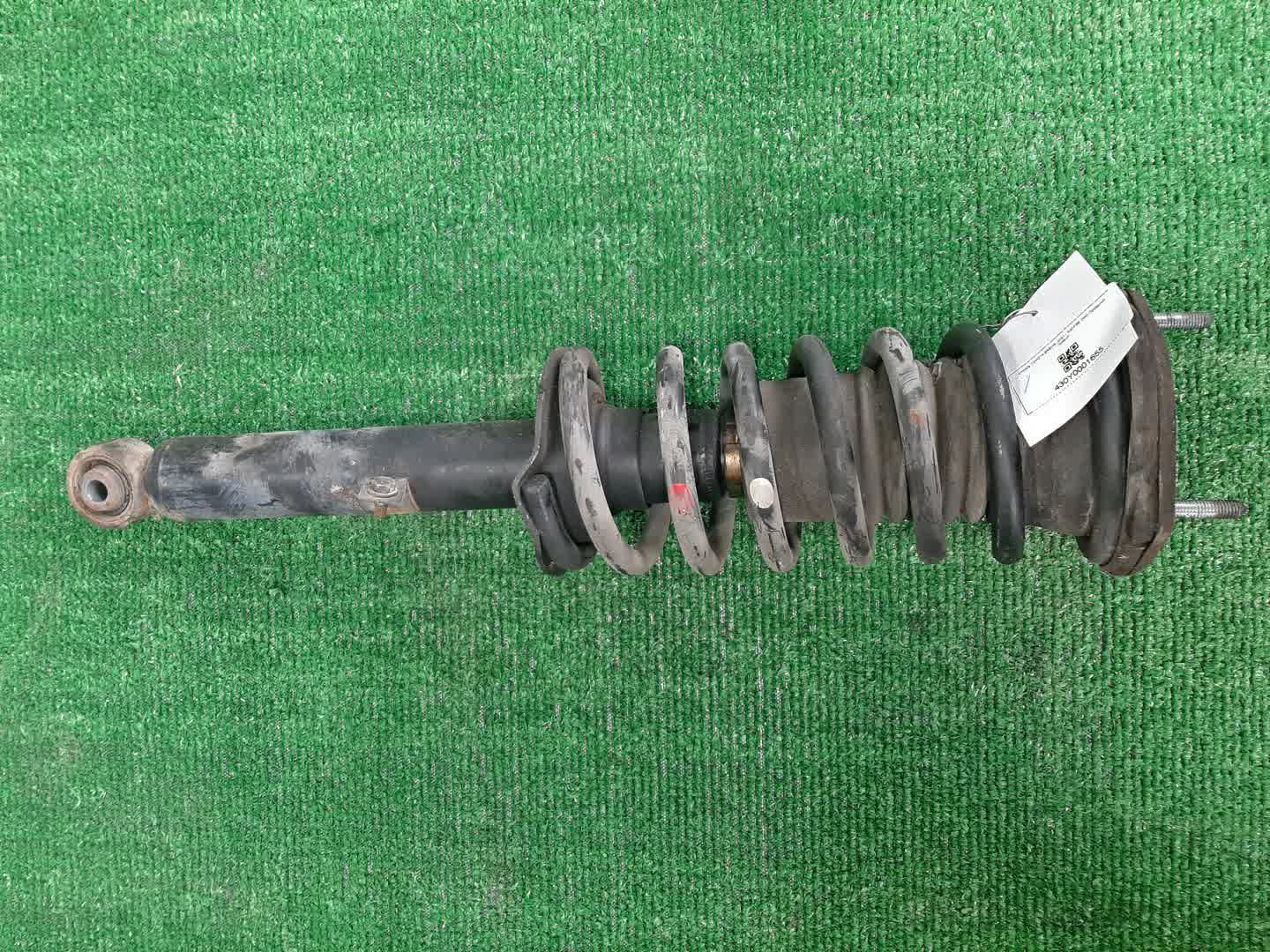 Стойка правая передняя TOYOTA BREVIS, CROWN, MARK II BLIT, PROGRES, VEROSSA, MARK II, CROWN ESTATE JCG10, JCG11, GS171, JZS175, JZS171, JKS175, JZX110W, GX110W, GX110, JZX110 1JZ-FSE, 2JZ-FSE, 1G-FE, 1JZ-GE 1 ракурс Стойка правая передняя TOYOTA BREVIS, CROWN, MARK II BLIT, PROGRES, VEROSSA, MARK II, CROWN ESTATE JCG10, JCG11, GS171, JZS175, JZS171, JKS175, JZX110W, GX110W, GX110, JZX110 1JZ-FSE, 2JZ-FSE, 1G-FE, 1JZ-GE 1 ракурс