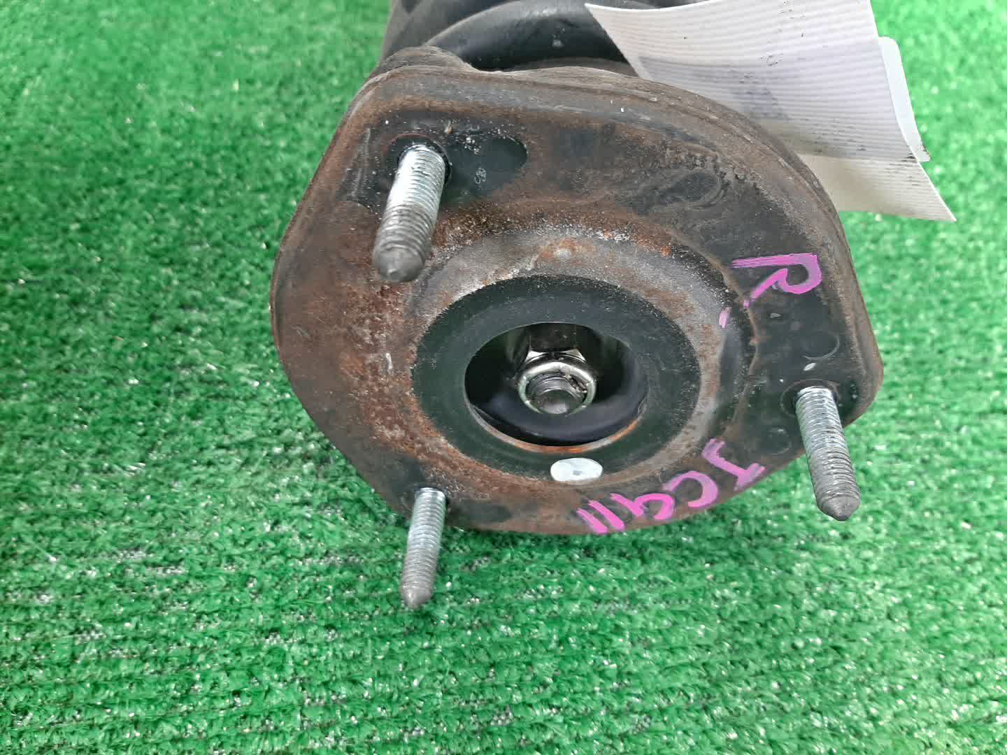 Стойка правая передняя TOYOTA BREVIS, CROWN, MARK II BLIT, PROGRES, VEROSSA, MARK II, CROWN ESTATE JCG10, JCG11, GS171, JZS175, JZS171, JKS175, JZX110W, GX110W, GX110, JZX110 1JZ-FSE, 2JZ-FSE, 1G-FE, 1JZ-GE 2 ракурс Стойка правая передняя TOYOTA BREVIS, CROWN, MARK II BLIT, PROGRES, VEROSSA, MARK II, CROWN ESTATE JCG10, JCG11, GS171, JZS175, JZS171, JKS175, JZX110W, GX110W, GX110, JZX110 1JZ-FSE, 2JZ-FSE, 1G-FE, 1JZ-GE 2 ракурс