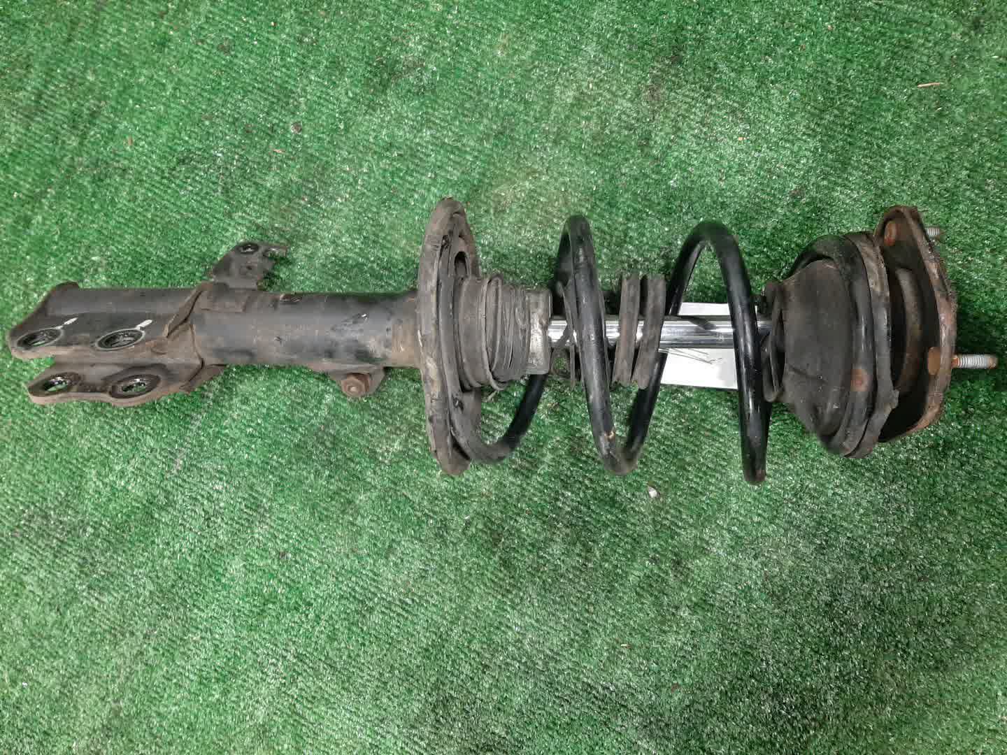Стойка левая передняя TOYOTA VOLTZ ZZE137 2ZZ-GE 1 ракурс