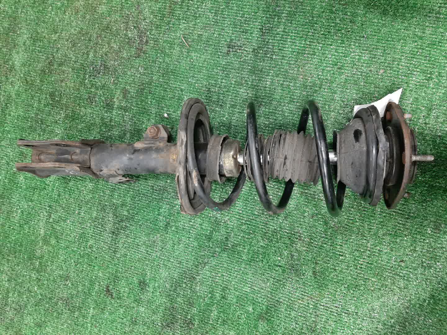 Стойка правая передняя TOYOTA VOLTZ ZZE137 2ZZ-GE 1 ракурс