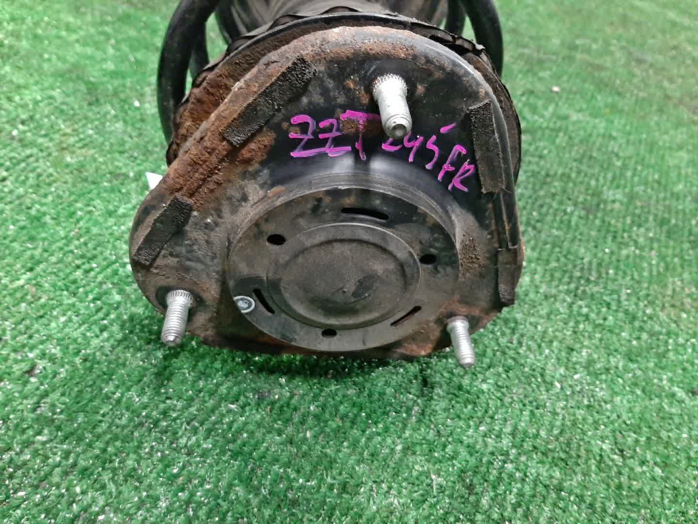 Стойка правая передняя TOYOTA COROLLA, PREMIO, COROLLA SPACIO, WISH, ALLION, COROLLA FIELDER, ALLEX, COROLLA RUNX, WILL VS, COROLLA  AXIO ZZE124, NZE121, NZE120, ZZE122, NZE124, CE121, ZRT265, ZZT240, NZT240, ZRT260, ZZT245, NZT260, ZRT261, NZE121N, 