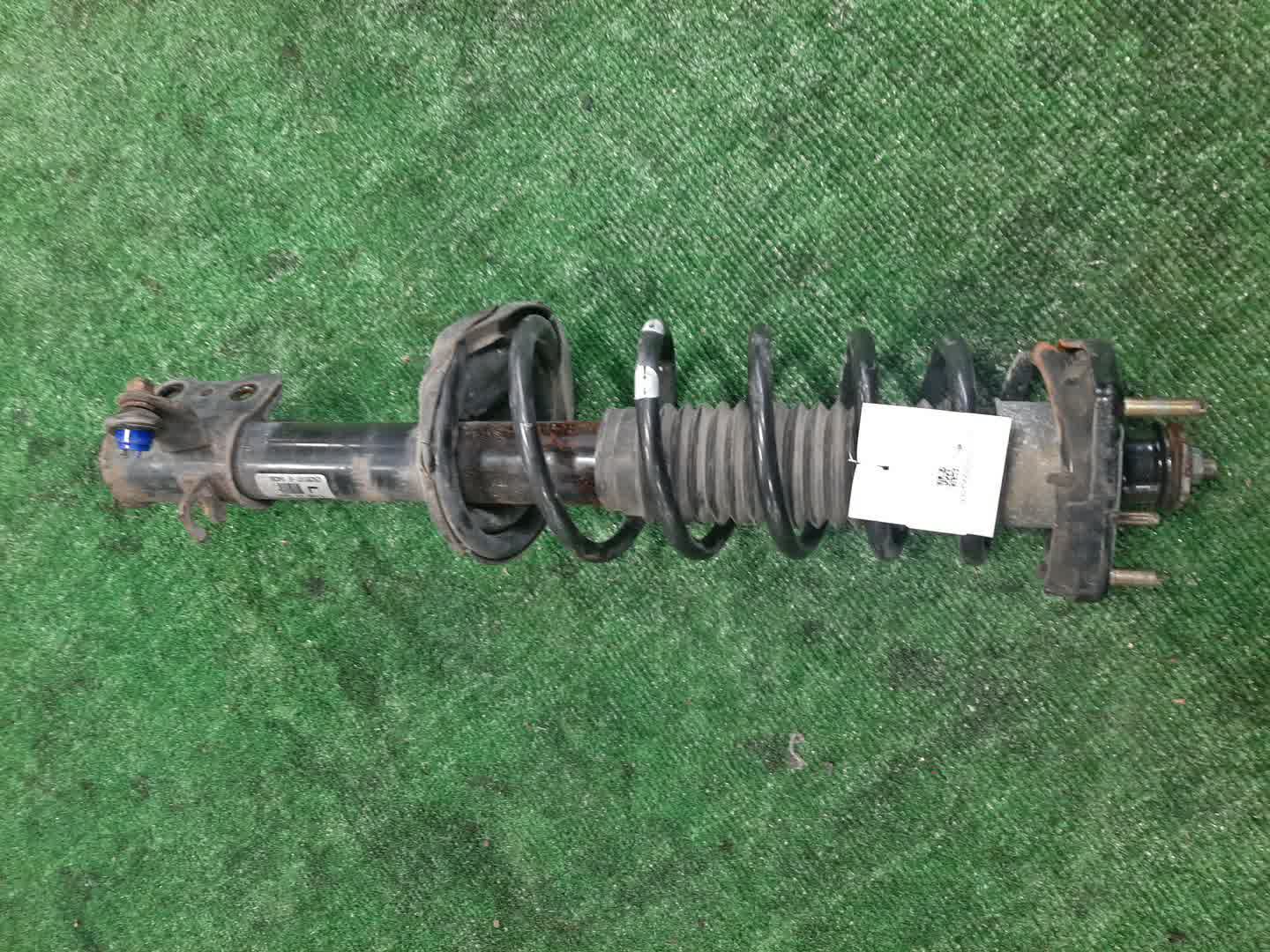 Стойка левая задняя MAZDA PREMACY CP8W, CPEW FP-DE, FS-ZE, FS-DE 1 ракурс