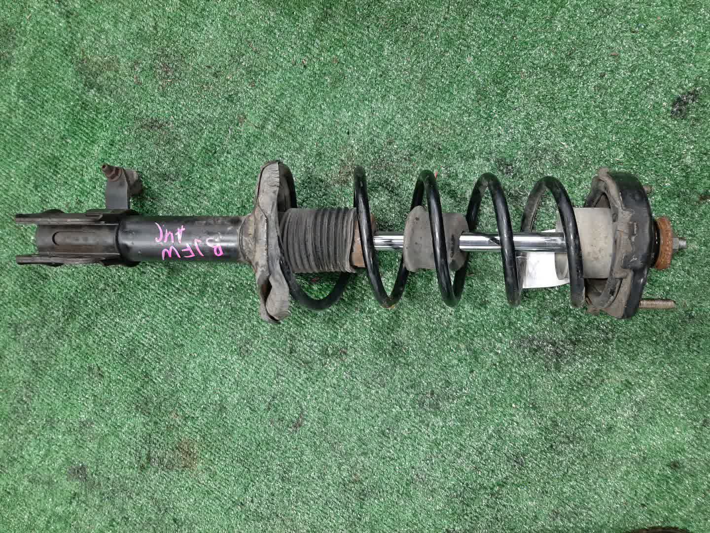 Стойка правая задняя MAZDA FAMILIA BJ5W, BJ5P, BJEP, BJFW, BJ8W, BJ3P, BJFP ZL-DE, RF, FS-ZE, FP-DE, B3 1 ракурс