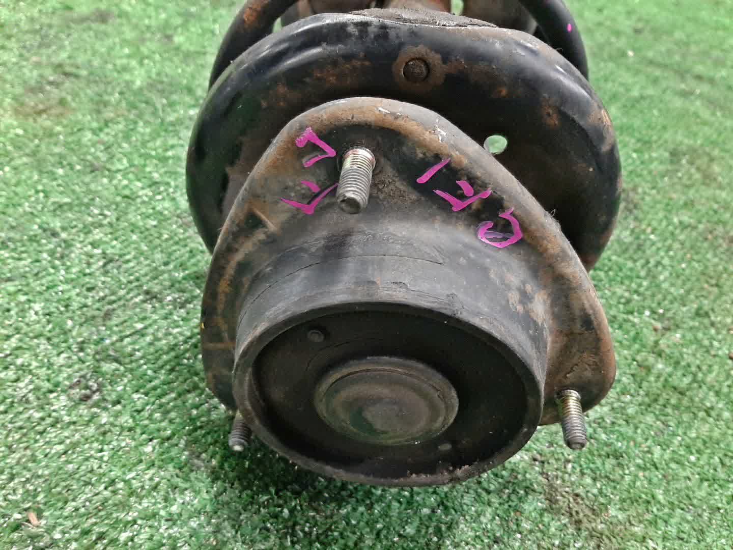 Стойка левая передняя SUBARU IMPREZA GC8, GF2, GF3, GF5, GF8, GC2, GF1, GF4, GC1, GF6, GC4, GC5, GC6 EJ20DE, EJ20T, EJ20E, EJ22T, EJ15E, EJ16E, EJ18 2 ракурс