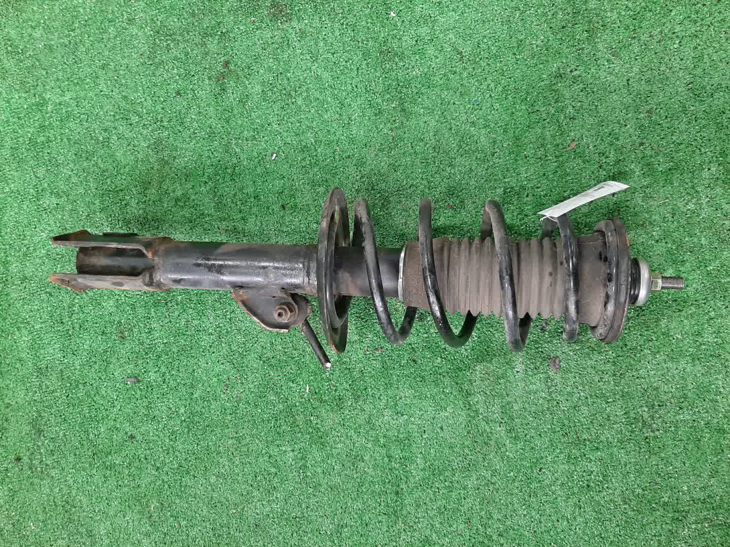 Стойка правая передняя TOYOTA VITZ NCP95 2NZ-FE 1 ракурс