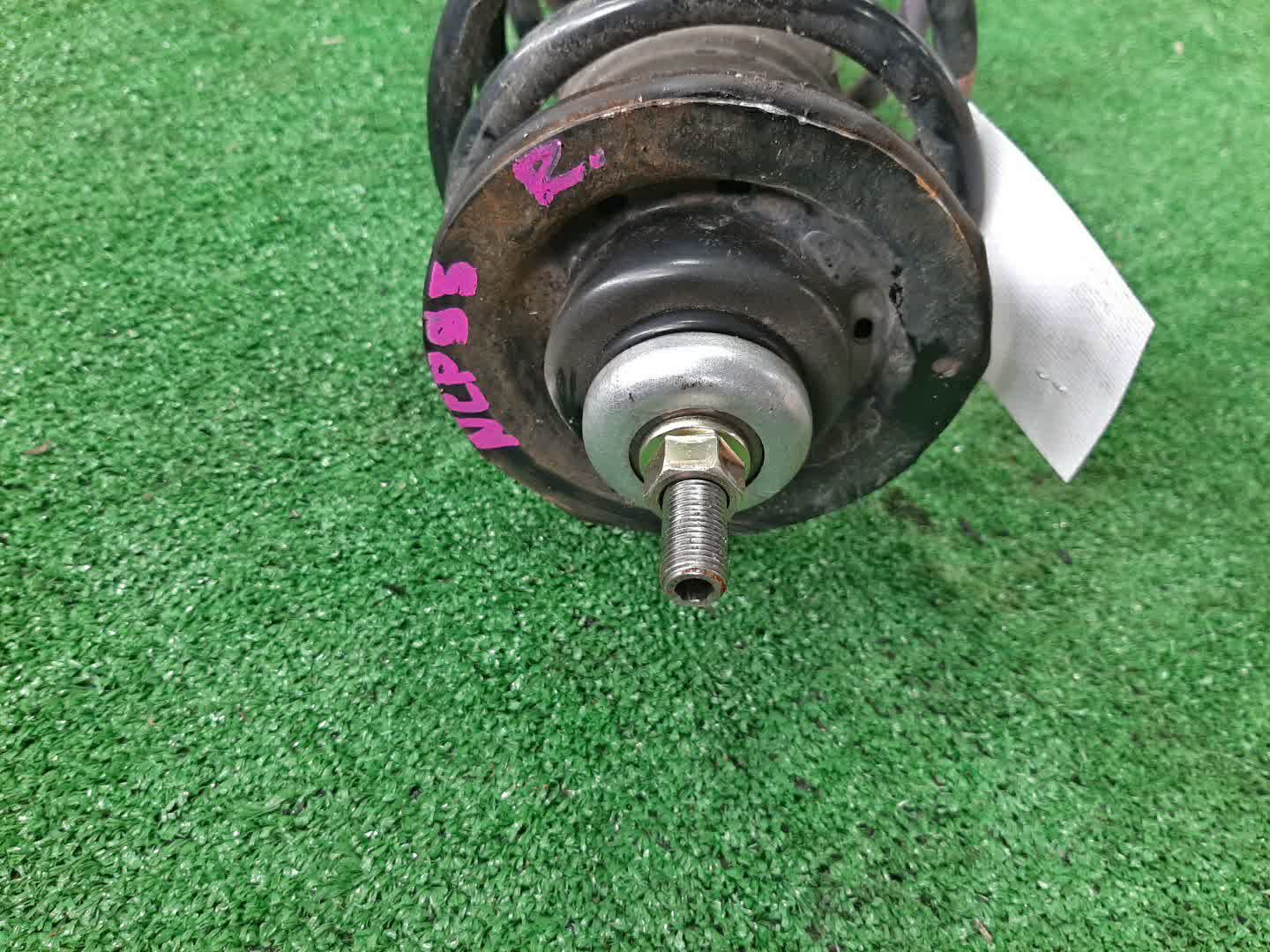 Стойка правая передняя TOYOTA VITZ NCP95 2NZ-FE 2 ракурс
