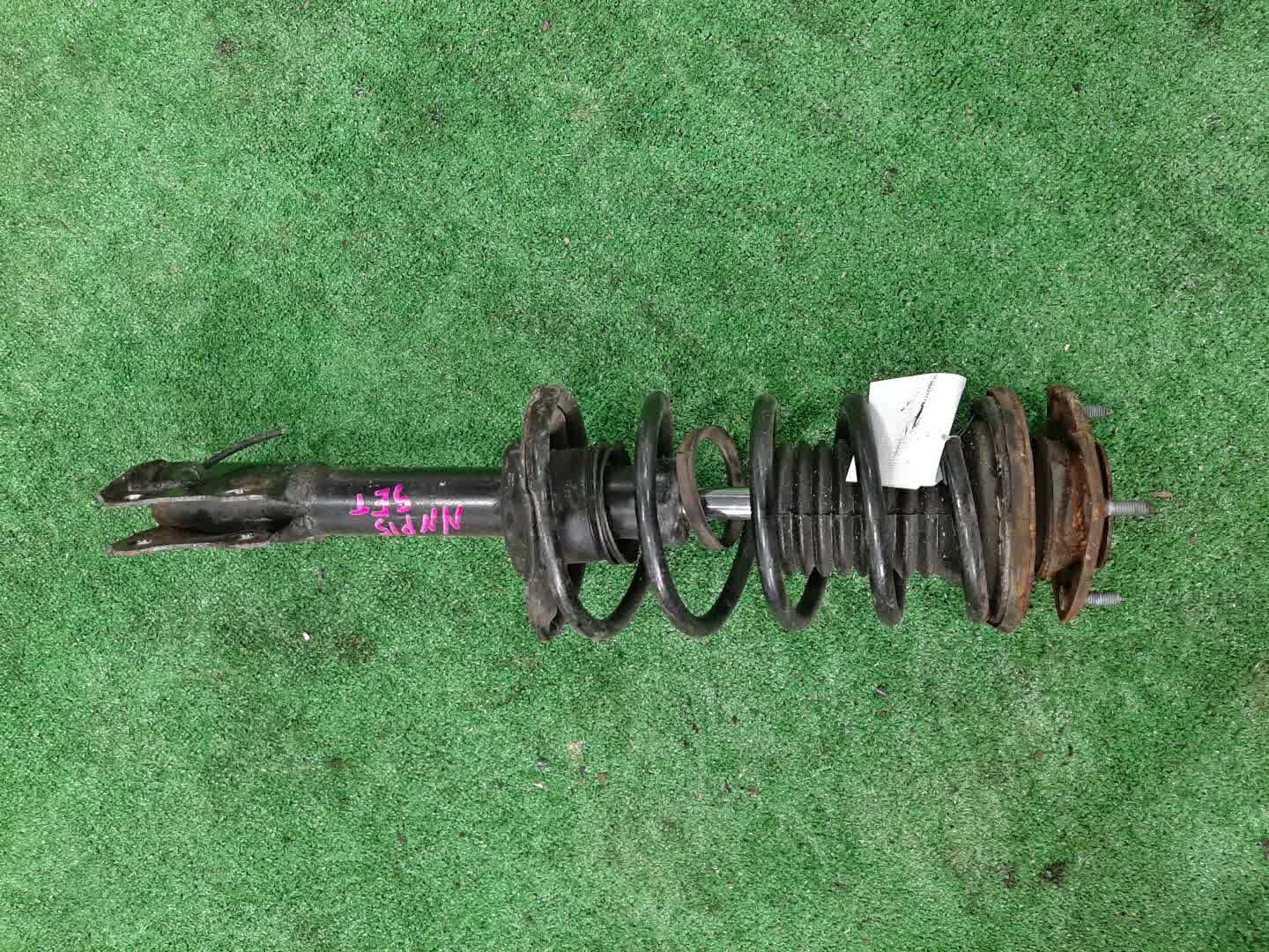Стойка правая передняя TOYOTA FUNCARGO, IST, PLATZ, RAUM, VITZ, PROBOX, BB, PORTE, SUCCEED, WILL CYPHA NCP25, NCP65, NCP16, NCZ25, NCP15, NCP55V, NCP59G, NCP35, NNP15, NCP75 1NZ-FE, 2NZ-FE 1 ракурс Стойка правая передняя TOYOTA FUNCARGO, IST, PLATZ, RAUM, VITZ, PROBOX, BB, PORTE, SUCCEED, WILL CYPHA NCP25, NCP65, NCP16, NCZ25, NCP15, NCP55V, NCP59G, NCP35, NNP15, NCP75 1NZ-FE, 2NZ-FE 1 ракурс
