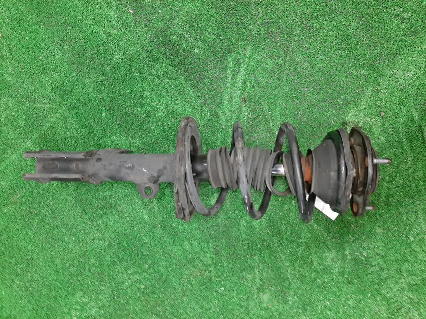 Стойка левая передняя TOYOTA VOLTZ ZZE137 2ZZ-GE 1 ракурс