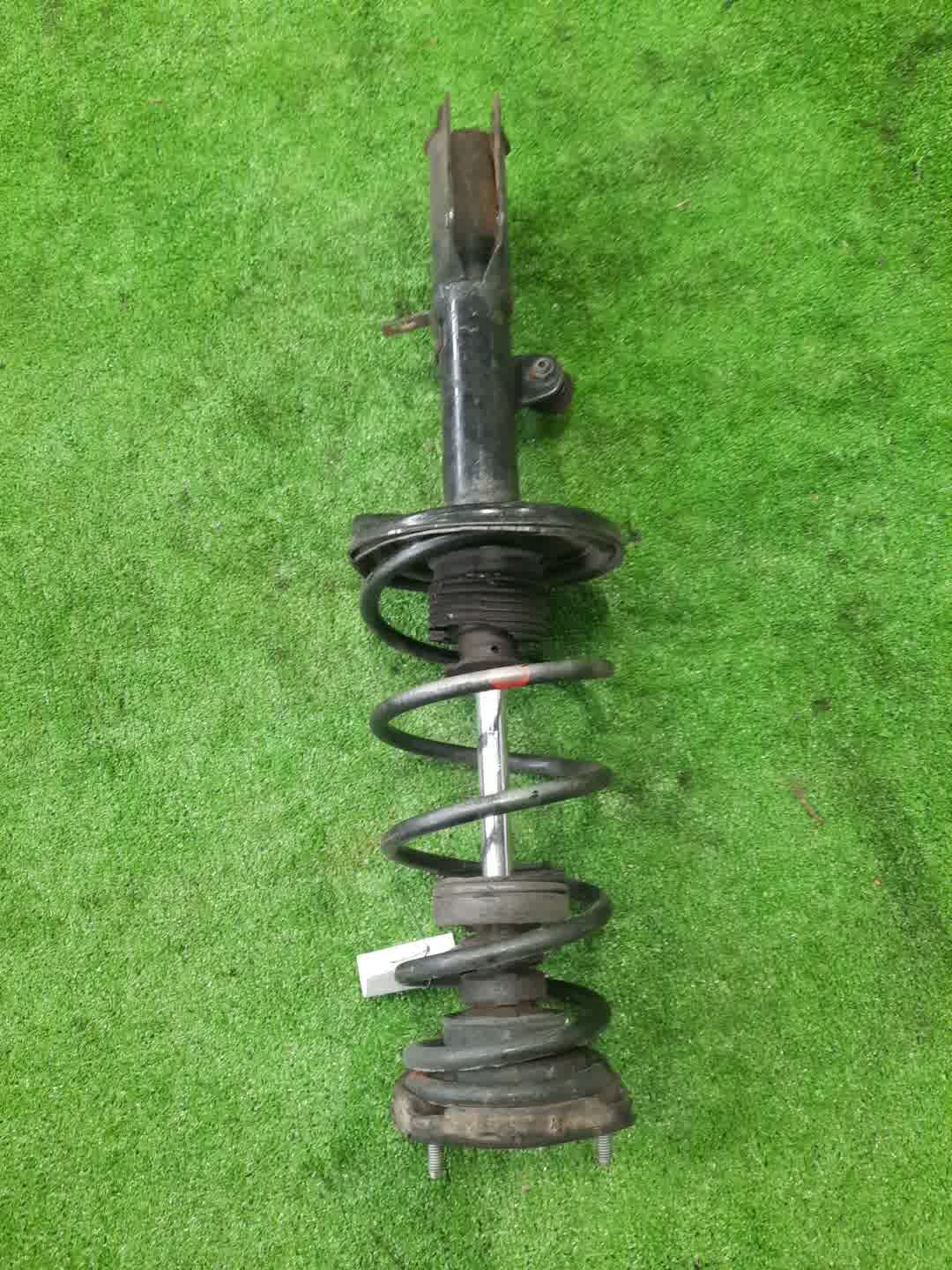 Стойка правая задняя TOYOTA CERES, COROLLA, COROLLA LEVIN, SPRINTER MARINO, SPRINTER, SPRINTER TRUENO, COROLLA FX AE100, AE101, AE111, AE110, EE101, EE111, CE100, CE110, EE108, CE113, CE102, CE108 5A-FE, 4A-FE, 4A-GE, 4E-FE, 2C, 3E, 3C-E 1 ракурс