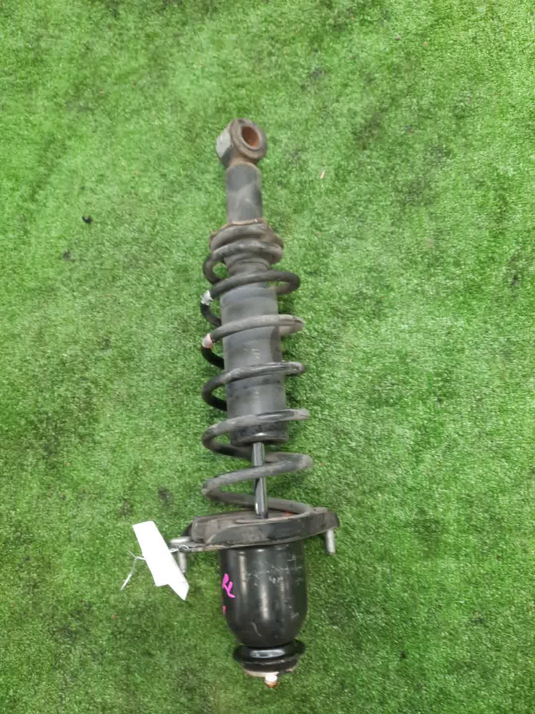Стойка левая задняя TOYOTA COROLLA, OPA, PREMIO, COROLLA SPACIO, VISTA, ALLION, COROLLA FIELDER, ALLEX, COROLLA RUNX, SIENTA, WILL VS, VISTA ARDEO, COROLLA  AXIO NZE121, NZE120, NZE141, ZZE122, CE121, ZZE123, ACT10, ZCT10, ZZT240, NZT240, AZT240, NZE