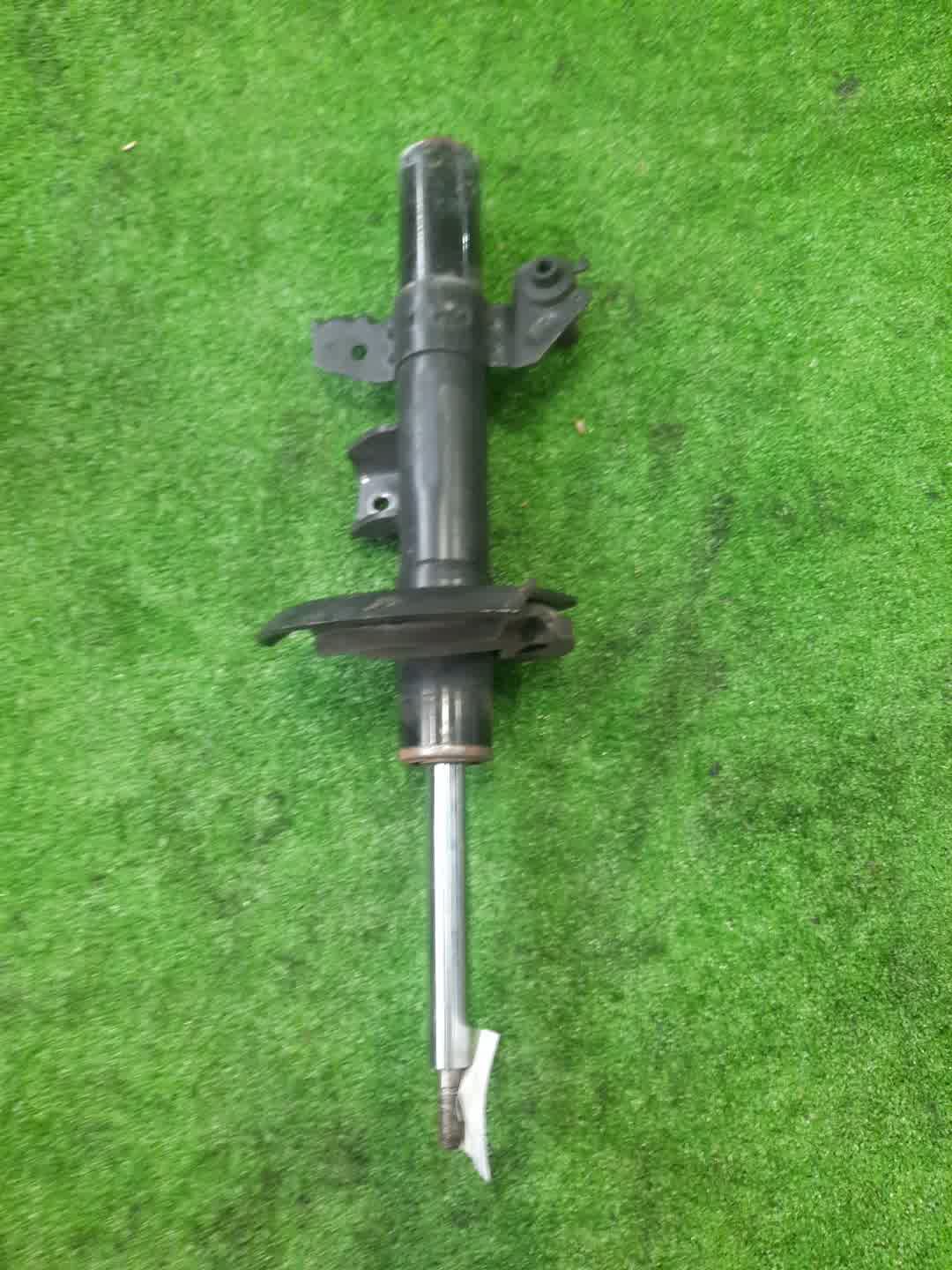 Стойка левая передняя JEEP CHEROKEE KL EHB 1 ракурс