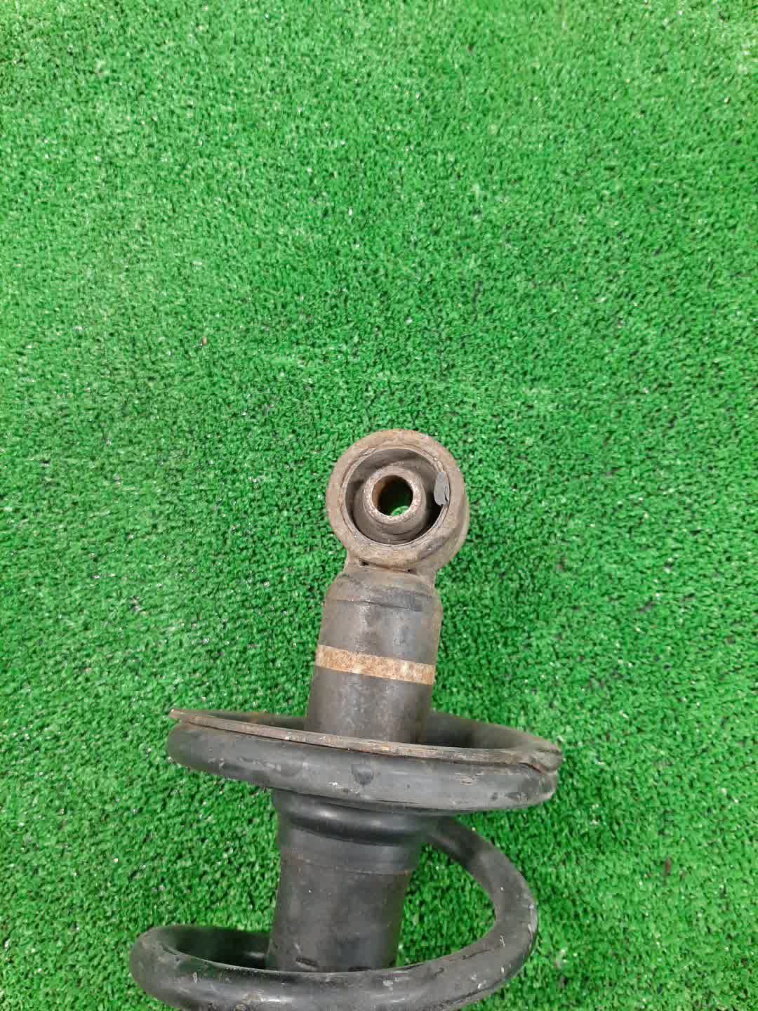 Стойка правая задняя TOYOTA ARISTO JZS160, JZS161 2JZ-GE, 2JZ-GTE 3 ракурс