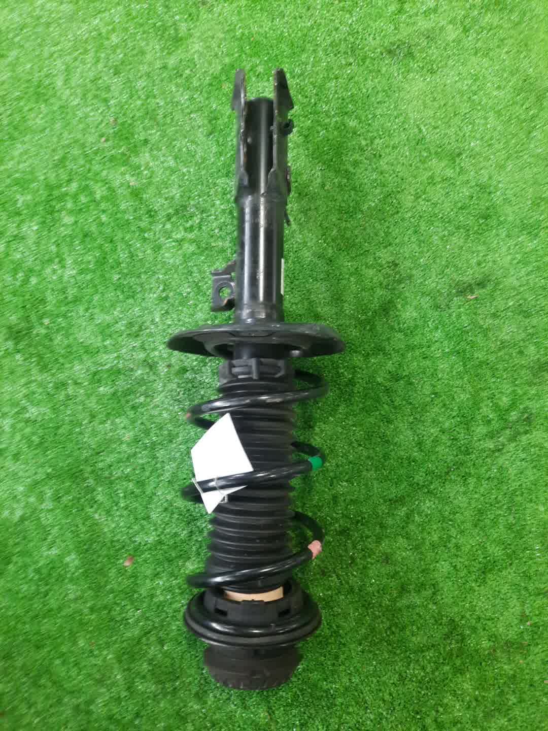 Стойка правая передняя TOYOTA AQUA MXPK11 M15A-FXE 1 ракурс