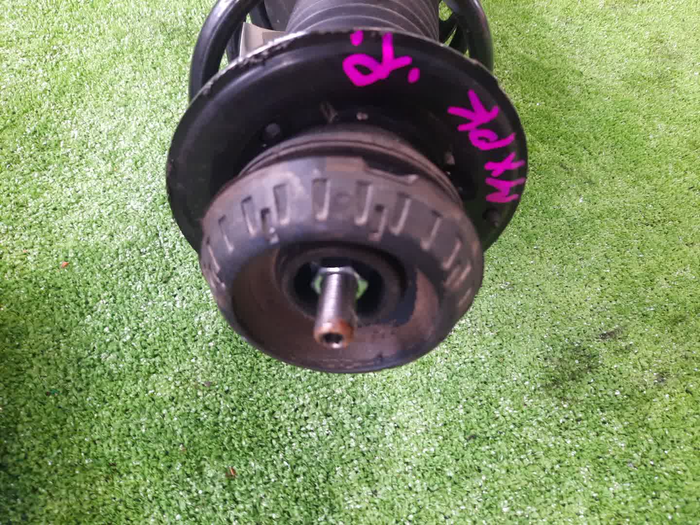Стойка правая передняя TOYOTA AQUA MXPK11 M15A-FXE 2 ракурс