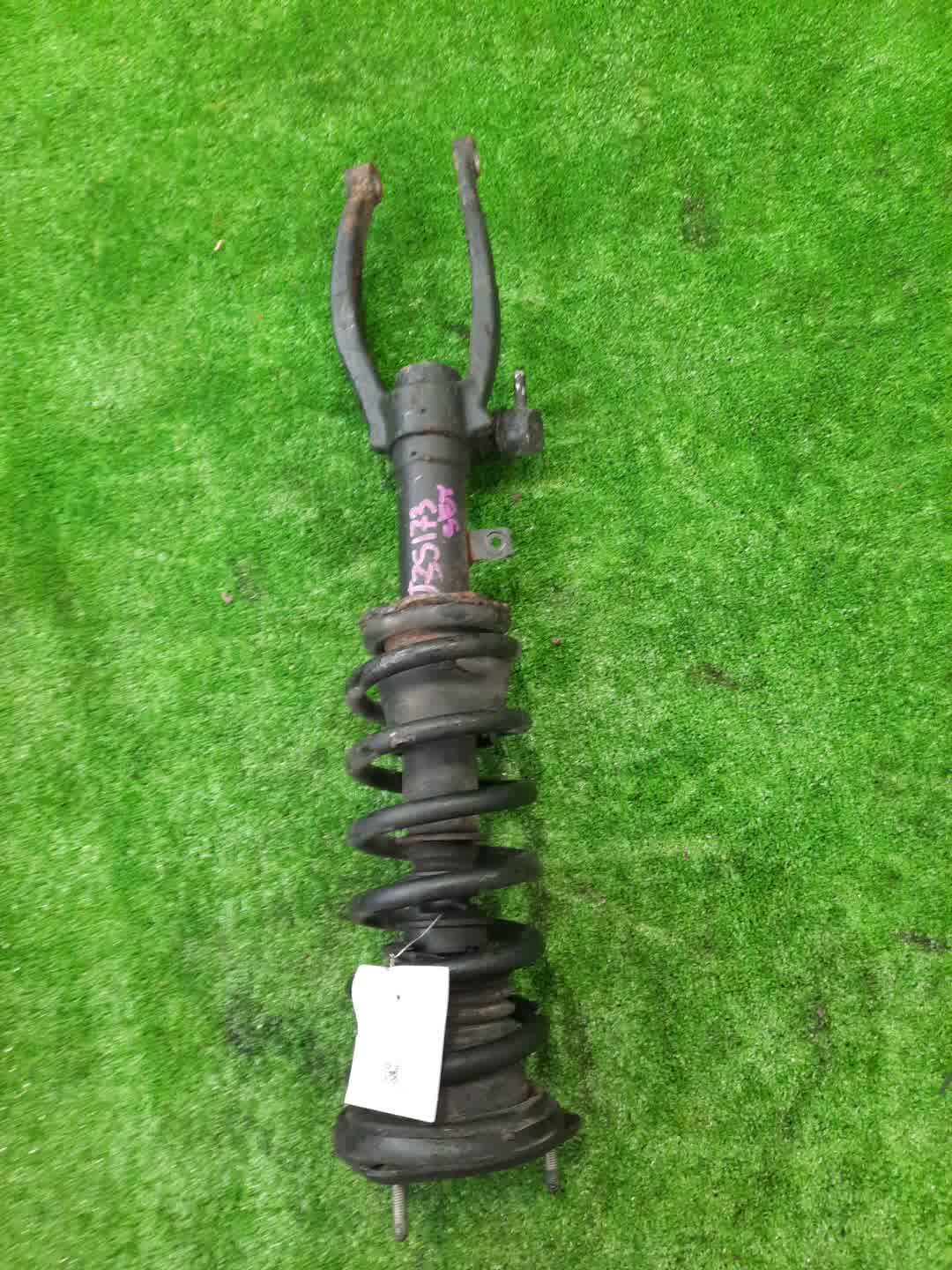 Стойка левая передняя TOYOTA BREVIS, CHASER, CRESTA, CROWN, MARK II BLIT, PROGRES, ALTEZZA, VEROSSA, MARK II JCG15, GX105, JZX105, JZX93, JZS157, JZS173, JZS153, JZS179, JZX115W, GX115W, GXE15, JCE15, JZX115, GX115 2JZ-FSE, 1JZ-GE, 1G-FE, 2JZ-GE 1 ра