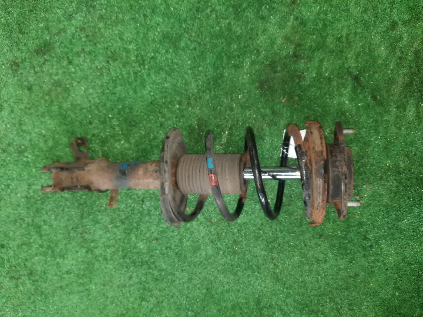 Стойка левая передняя TOYOTA SPRINTER CARIB, CERES, COROLLA, COROLLA LEVIN, SPRINTER MARINO, COROLLA SPACIO, SPRINTER, SPRINTER TRUENO AE111G, AE101, AE111, AE111N 4A-FE 1 ракурс