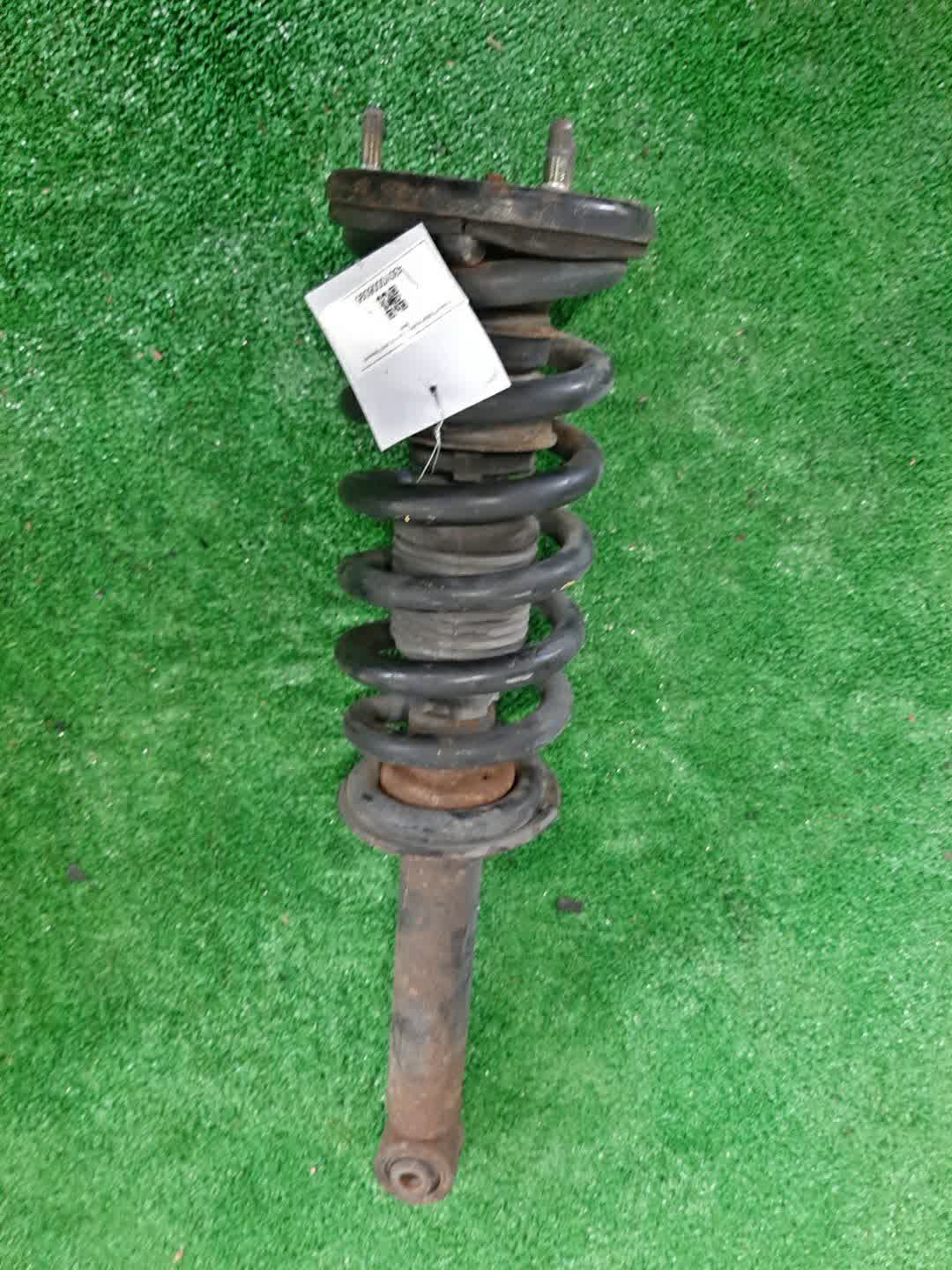 Стойка левая передняя MITSUBISHI PAJERO V75W, V65W, V78W, V73W, V77W, V63W, V68W 6G74, 4M41T, 6G72, 6G75 1 ракурс