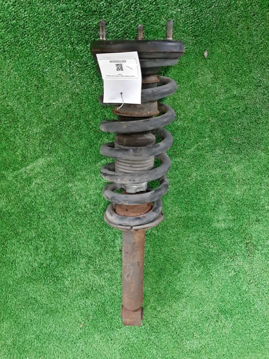 Стойка правая передняя MITSUBISHI PAJERO V75W, V65W, V78W, V73W, V77W, V63W, V68W 6G74, 4M41T, 6G72, 6G75 1 ракурс