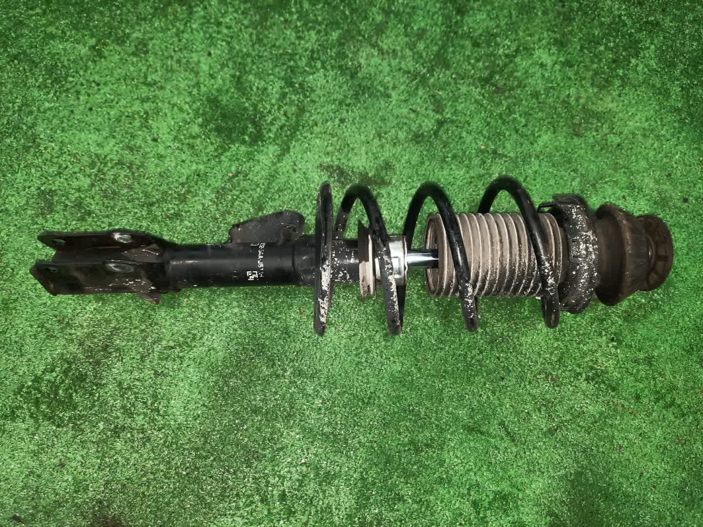 Стойка левая передняя HONDA FIT GD3, GD1 L15A, L13A 1 ракурс
