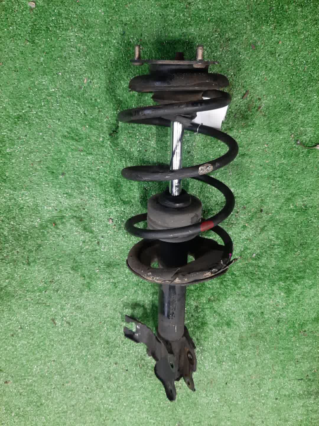 Стойка левая передняя NISSAN AD, SUNNY, WINGROAD, BLUEBIRD SYLPHY Y11, VFY11, VY11, B15, FB15, QB15, WFY11, G10, QG10, FG10, TG10 QG13DE, QG15DE, YD22DD, QG18DE, QG18DD, QR20DE, SR20VE, QR20DD 1 ракурс