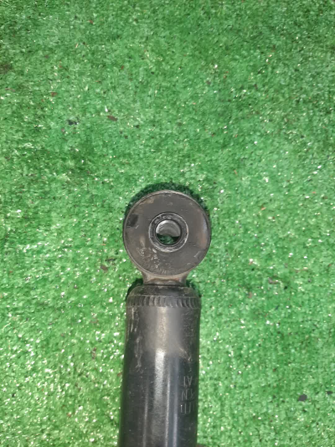 Стойка правая задняя MITSUBISHI GALANT FORTIS CX6A, CX4A, CX3A, CY4A, CY3A, CY6A 4J10, 4B11, 4B10 3 ракурс