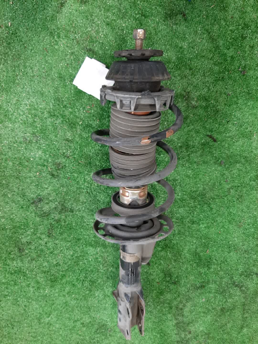Стойка правая передняя HONDA FIT GD3, GD1 L15A, L13A 1 ракурс