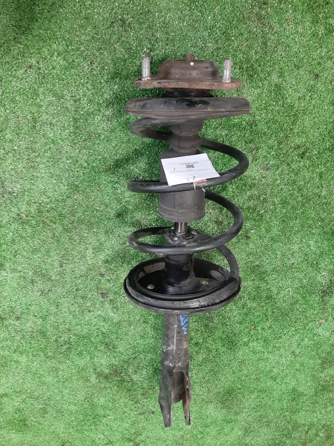 Стойка левая передняя MITSUBISHI COLT PLUS, COLT Z27W, Z23W, Z24W, Z27WG, Z24A, Z23A, Z27AG, Z21A, Z25A, Z26A, Z27A, Z28A, Z22A 4G15, 4A91, 4G15T, 4A90, 4G19 1 ракурс